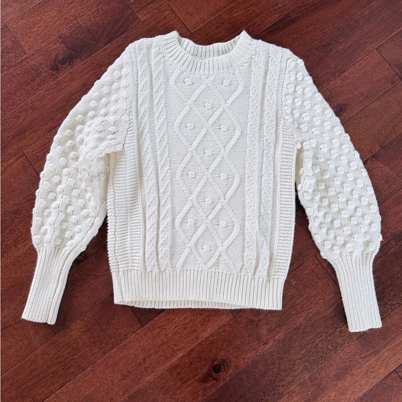 Evereve Sweaters - EVEREVE Cable Knit Sweater - Cream crewneck